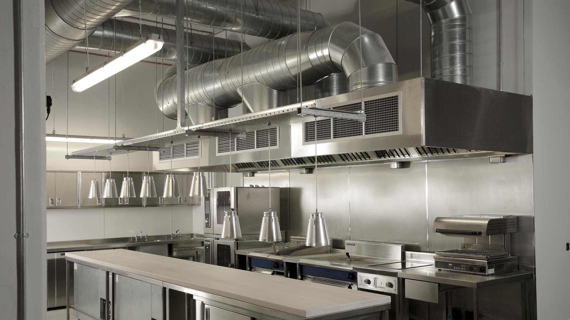 Choosing the Right Professional Kitchen Ventilation Options for Your Space
